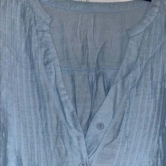 Women's Blue Button-Up Top - Picture 3 of 4